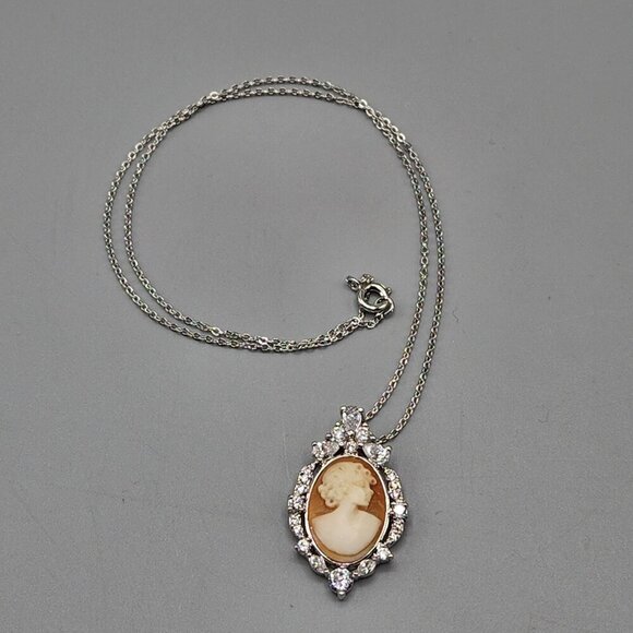 Jaqueline Kennedy X Camrose and Cross Cameo & Crystal Pendant Necklace JBK w Box - Picture 2 of 15